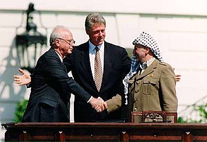 300px-Bill_Clinton%2C_Yitzhak_Rabin%2C_Yasser_Arafat_at_the_White_House_1993-09-13.jpg