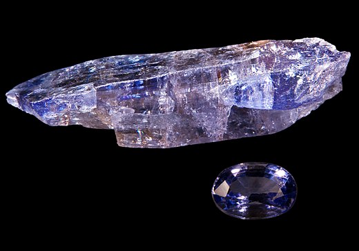 520px-Zo%C3%AFsite_%28Tanzanite%29.jpg