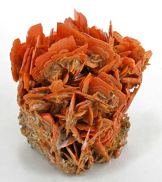 520px-Wulfenite-tcw02a.jpg