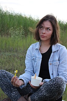 220px-Nina_Kraviz,_2012.jpg